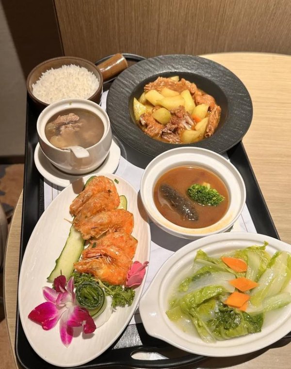 广升网 广州女子晒4万多月子中心的月子餐，网友嘲讽：智商税